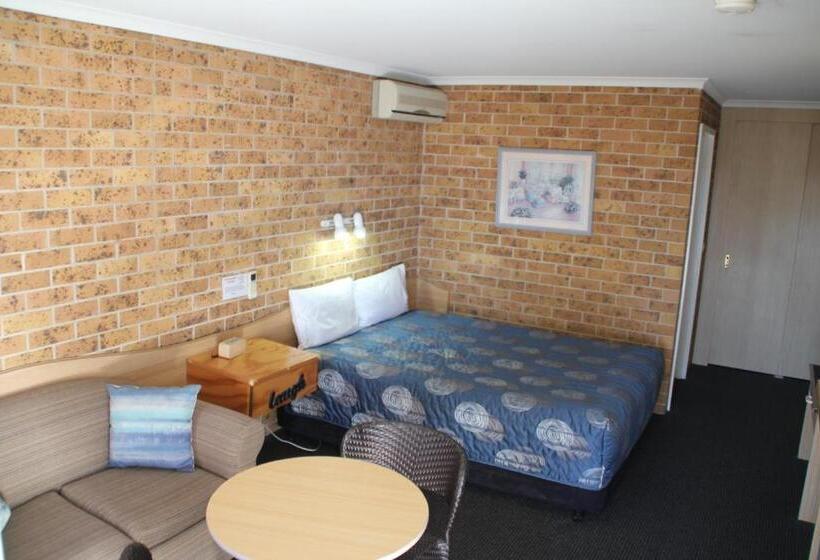 Номер Стандарт, Town And Country Motor Inn