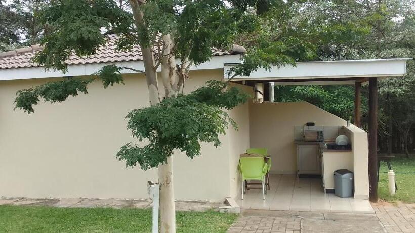 اتاق استاندارد, Sand River Cottages