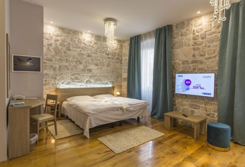 标准三人间, Tifani Luxury Rooms 2