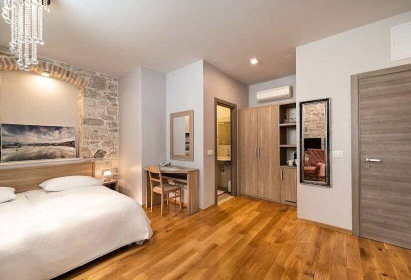 标准三人间, Tifani Luxury Rooms 2