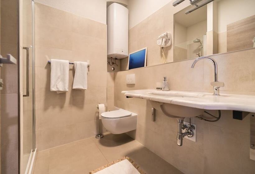 标准三人间, Tifani Luxury Rooms 2