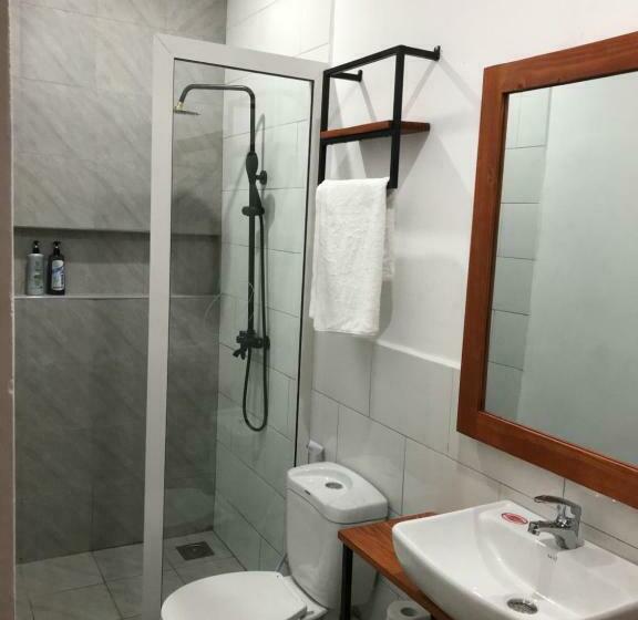 اتاق لوکس با بالکن, Ingira House 16lda