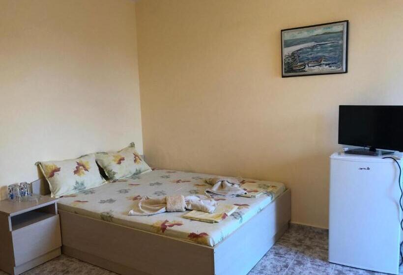 اتاق استاندارد چهار تخته, Guest Rooms Nia Elis Kiten