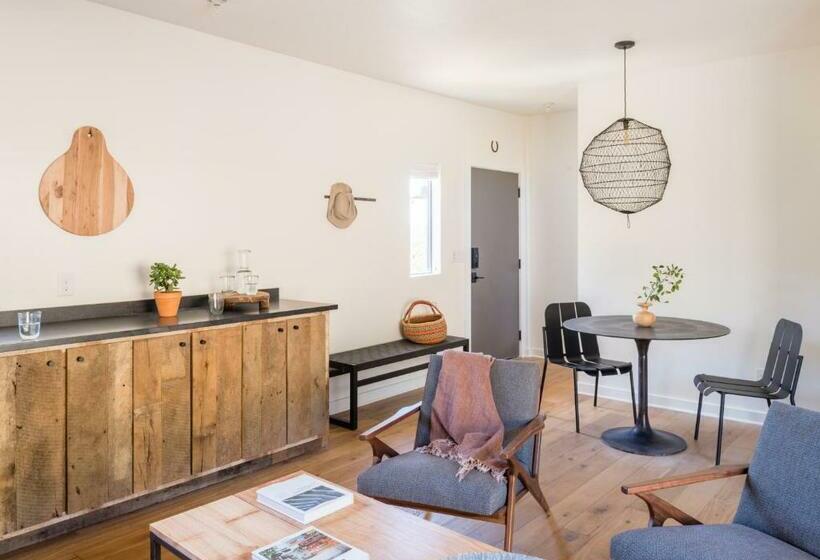 Хижина, Contigo Ranch Fredericksburg