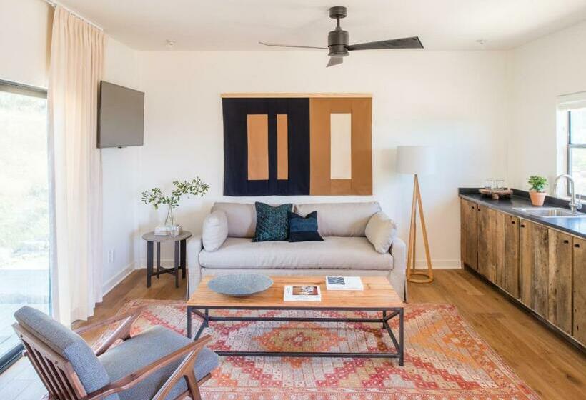 Хижина, Contigo Ranch Fredericksburg