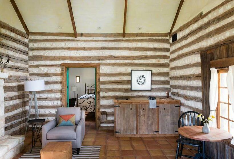 Хижина, Contigo Ranch Fredericksburg