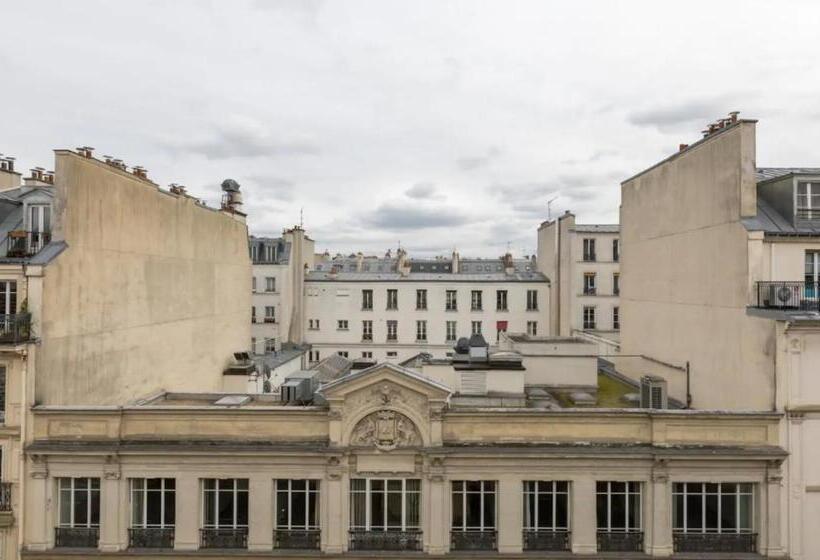 Апартаменты 1 Спальня, Chic Apartment In The Heart Of Paris