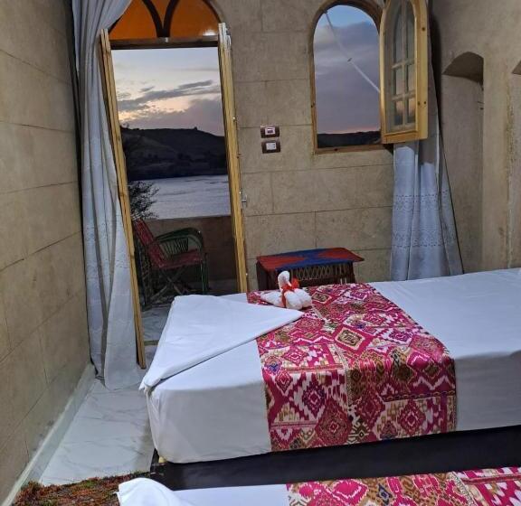 اتاق استاندارد, Queen House