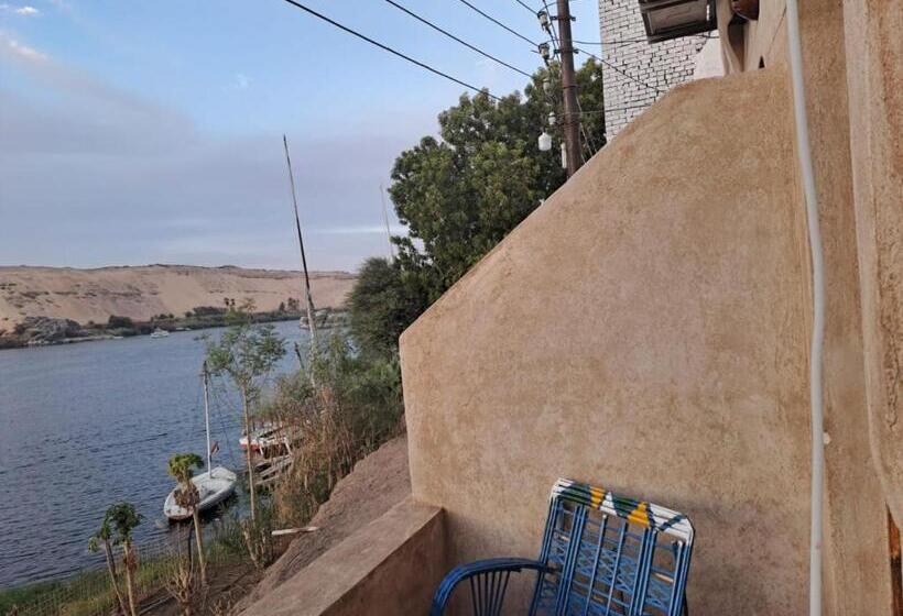اتاق استاندارد با تراس, Queen House