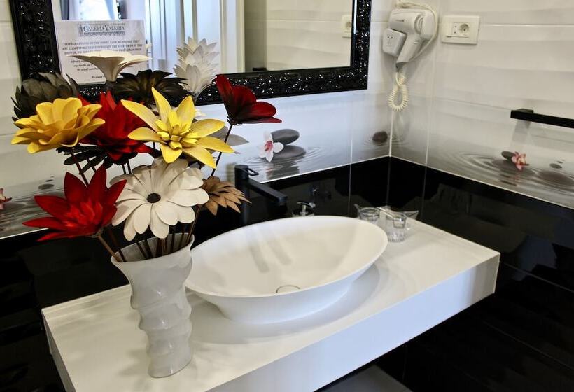 Номер престиж с видом на море, Galeria Valeria Seaside Downtown   Mag Quaint & Elegant Boutique Hotels