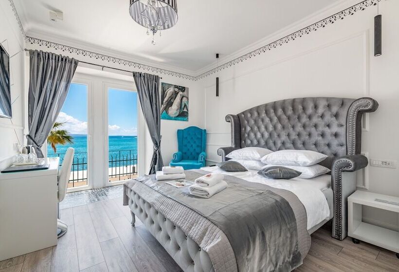 Номер престиж с видом на море, Galeria Valeria Seaside Downtown   Mag Quaint & Elegant Boutique Hotels