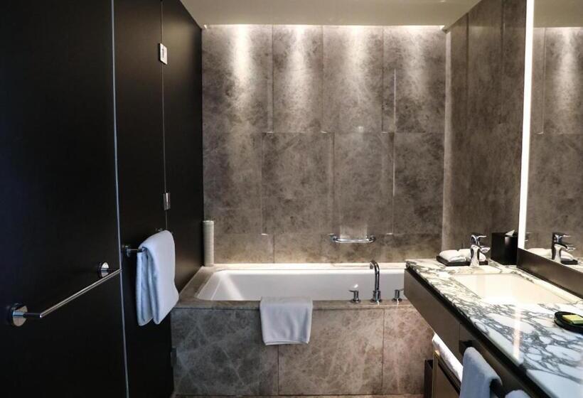 Club Room King Bed, Hyatt Regency Wuxi