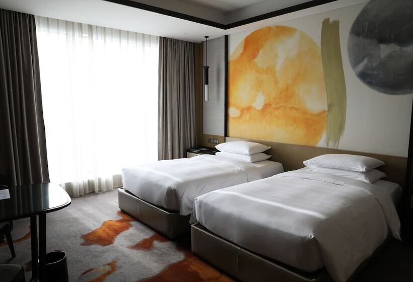 اتاق استاندارد با چشم‌انداز کوهستان, Hyatt Regency Wuxi