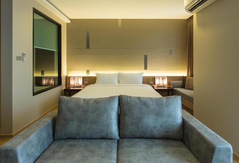 Полулюкс, Hyde Park Chiangmai