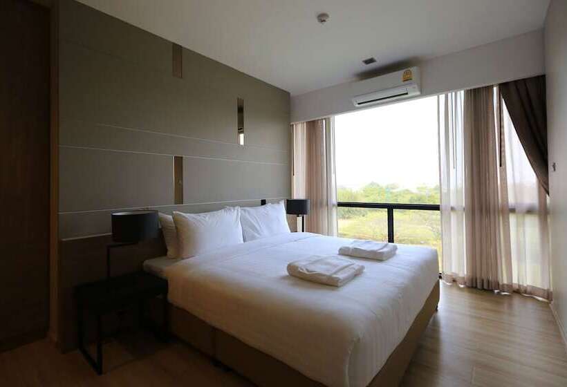 Люкс, Hyde Park Chiangmai
