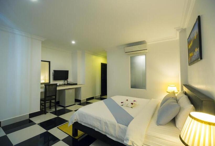 اتاق لوکس با چشم‌انداز استخر, Rithy Rine Angkor Residence