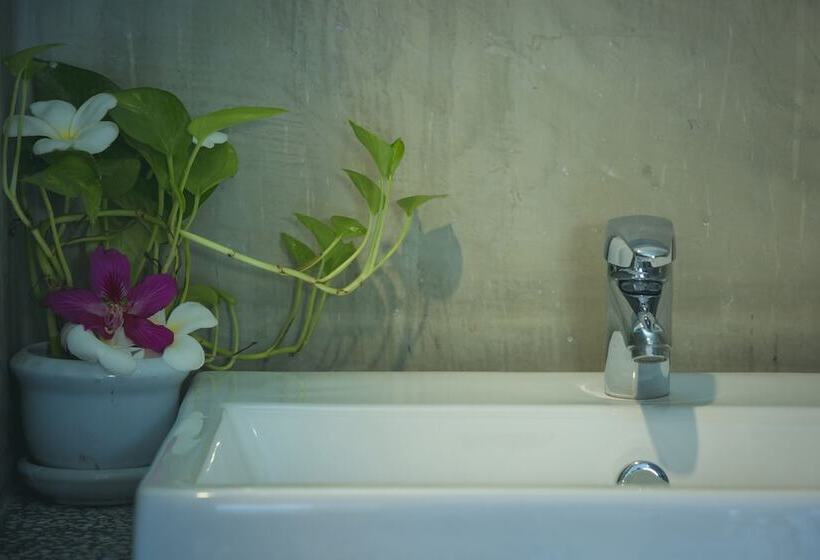اتاق لوکس با چشم‌انداز استخر, Rithy Rine Angkor Residence