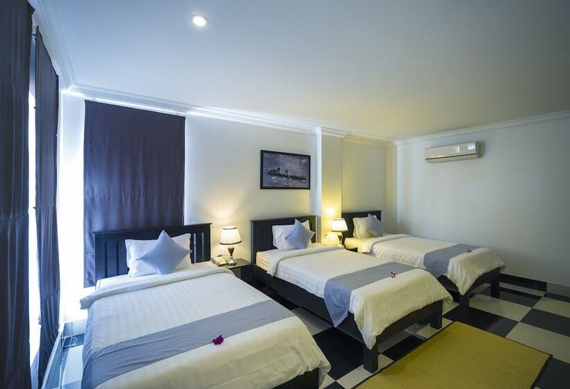 اتاق سه نفره دلوکس با چشم‌انداز استخر, Rithy Rine Angkor Residence