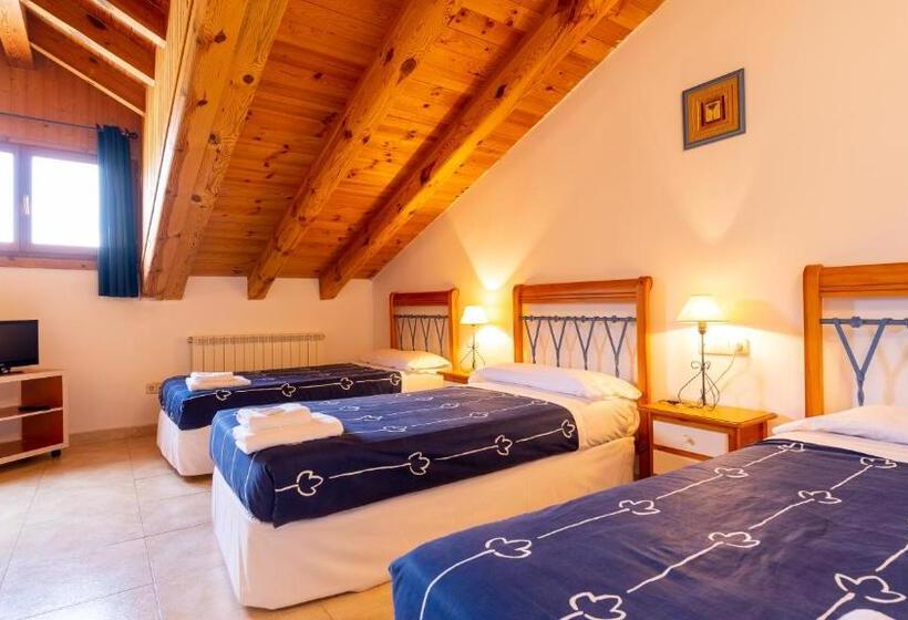 Номер Стандарт Трехместный, Altogredos Hotel Rural Y Apartamentos Turísticos