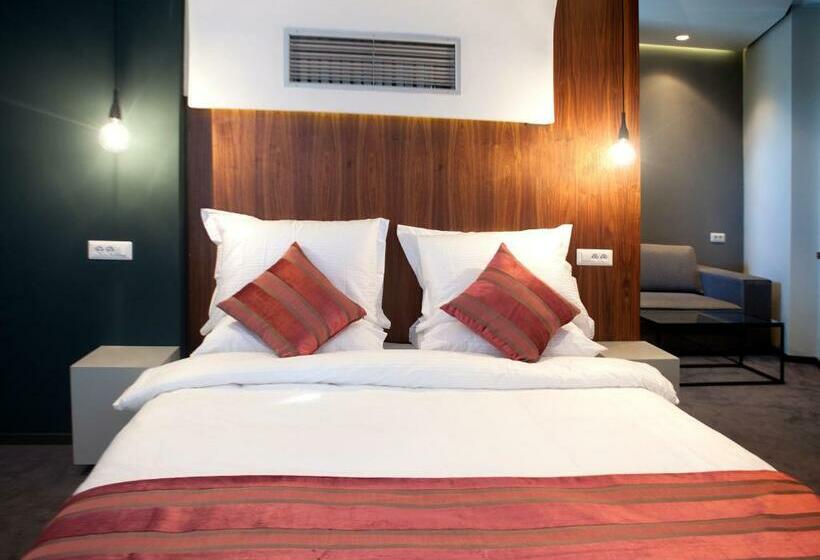 Junior Suite, Russia