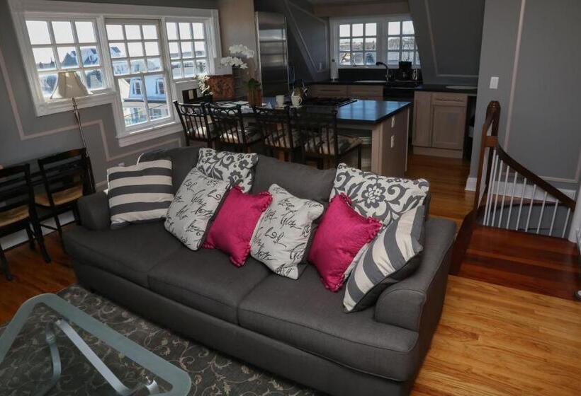 جناح, The Ocean Plaza