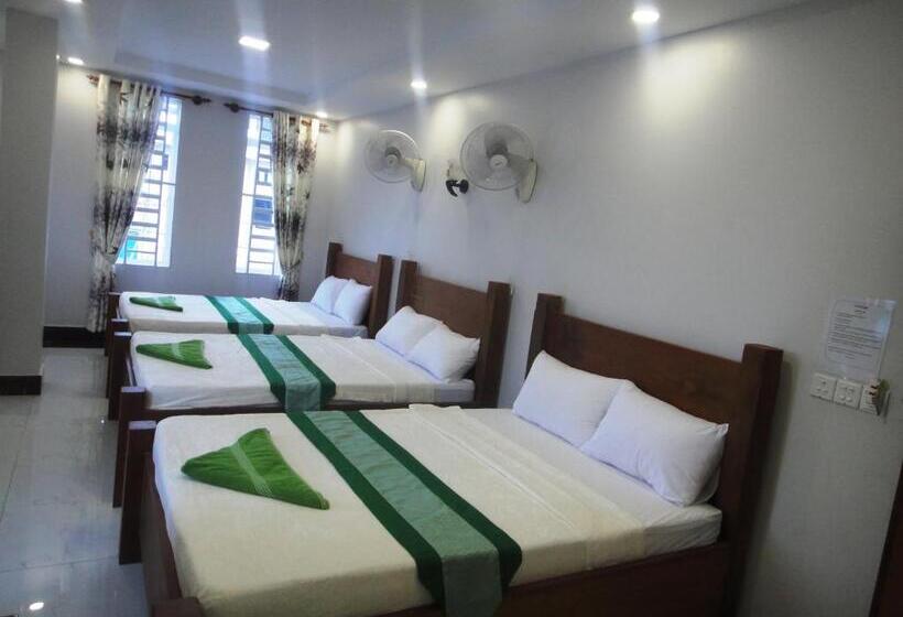 اتاق سوپریور سه تخته, Marany Guesthouse