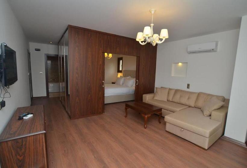 ジュニアスイート, Motali Life