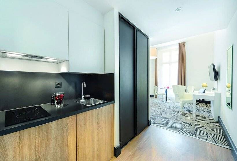 Студия Стандарт, Appart City Collection Nîmes Arènes