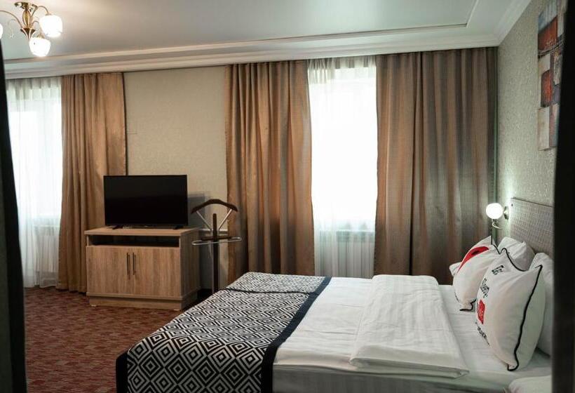 استودیوی لوکس, Uyutnyy Dom