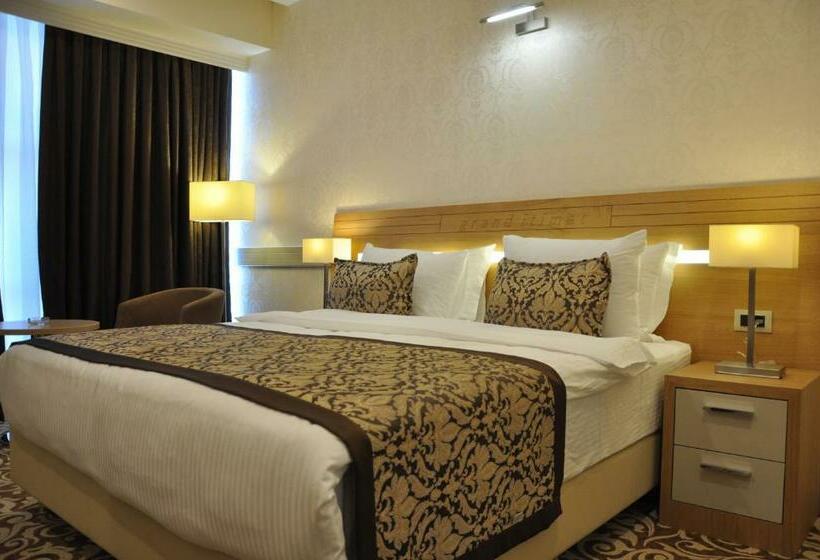 اتاق لوکس, Grand İtimat