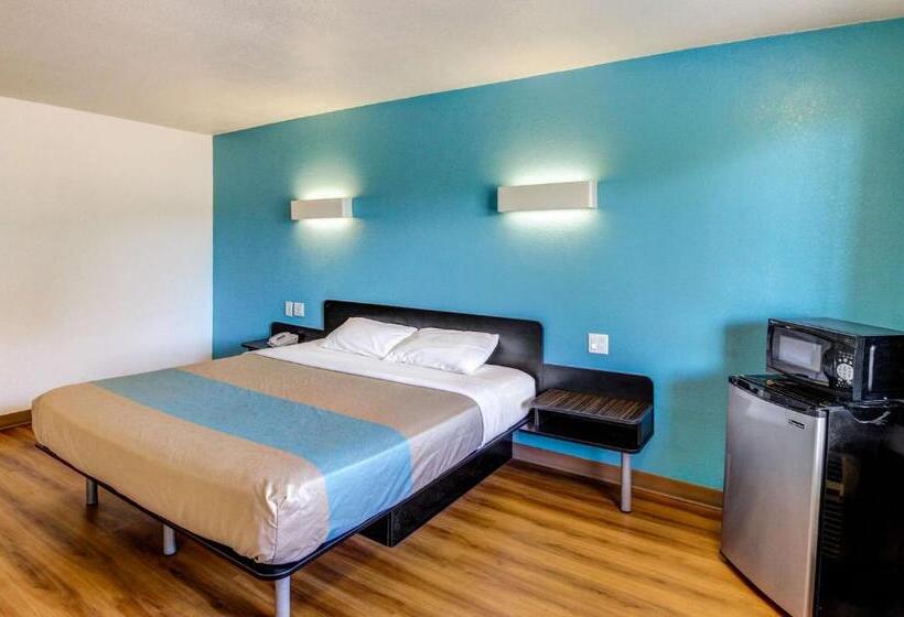 스탠다드 룸 킹사이즈 침대, Motel 6 Waco   Lacy Lakeview