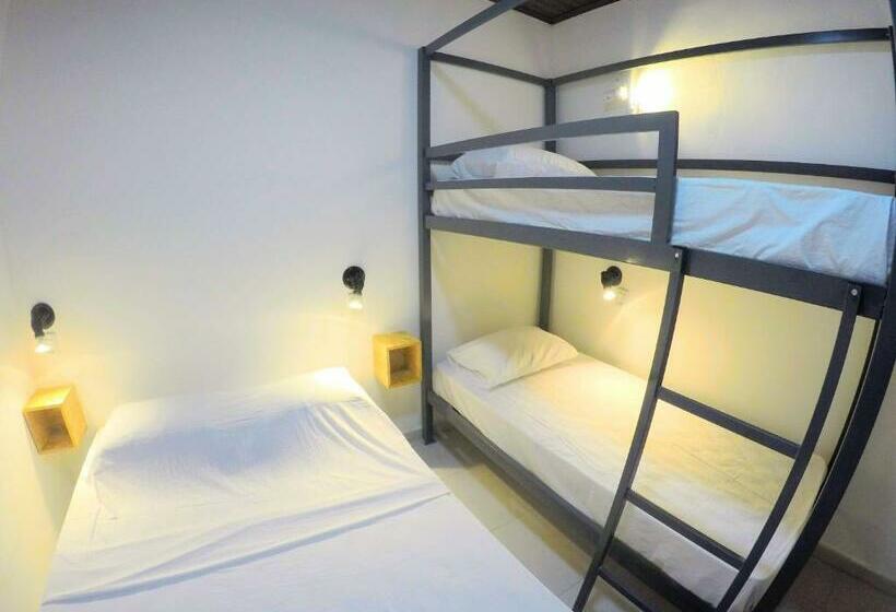 디럭스 4인 룸, Hostel Da Milla