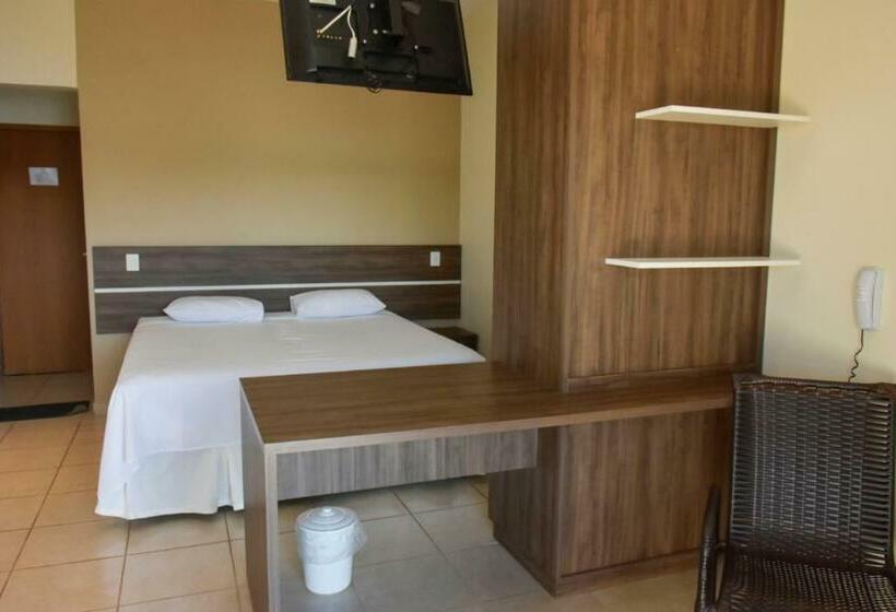 4인용 스탠다드 룸, Canto Verde Hotel Para Rancharia Park