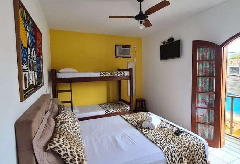 Quarto Quádruplo Estandar, Pousada Alecrim Dourado