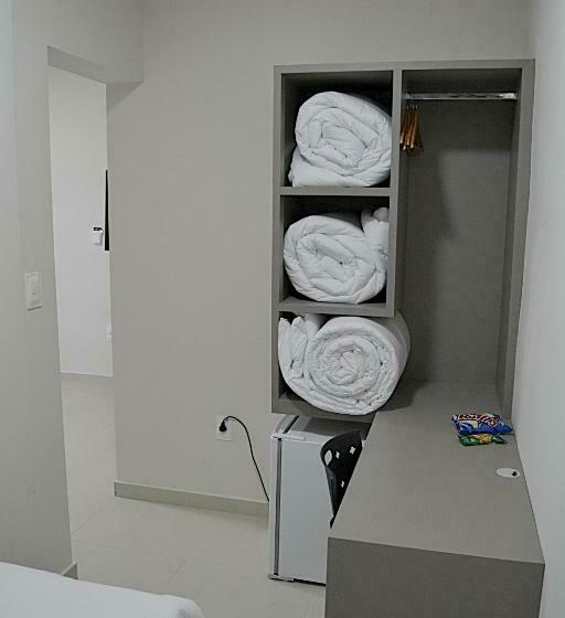 Quarto Quádruplo Deluxe, Ribs
