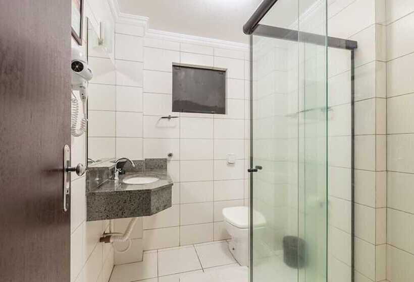 اتاق لوکس سه تخته, Tri Hotel Criciúma