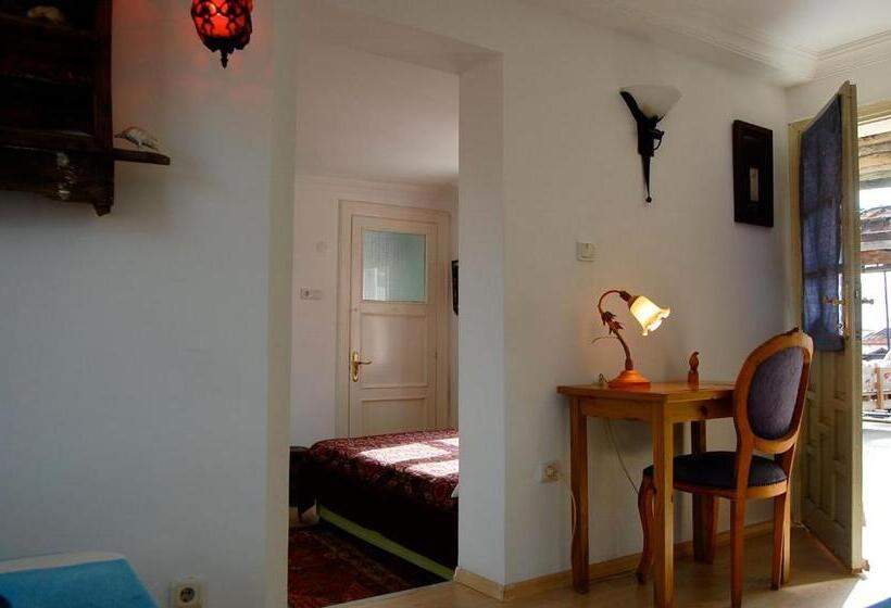 اتاق استاندارد با چشم‌انداز دریا, Villa Tulipan