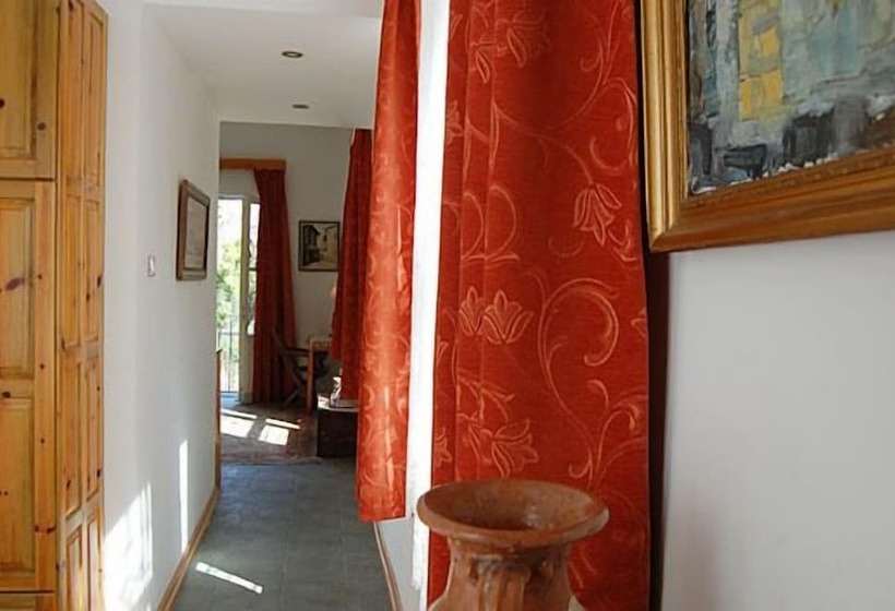 سوییت, Villa Tulipan