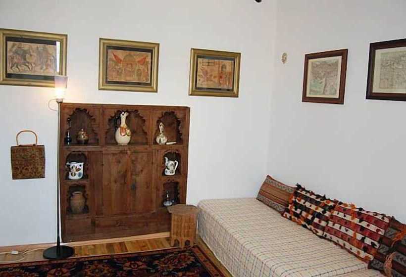سوئیت با بالکن, Villa Tulipan