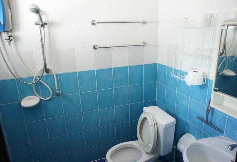 اتاق لوکس با تخت بزرگ, Phuket Gay Homestay