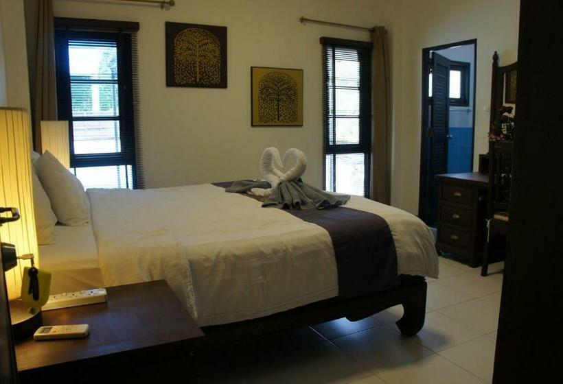 اتاق لوکس با تخت بزرگ, Phuket Gay Homestay