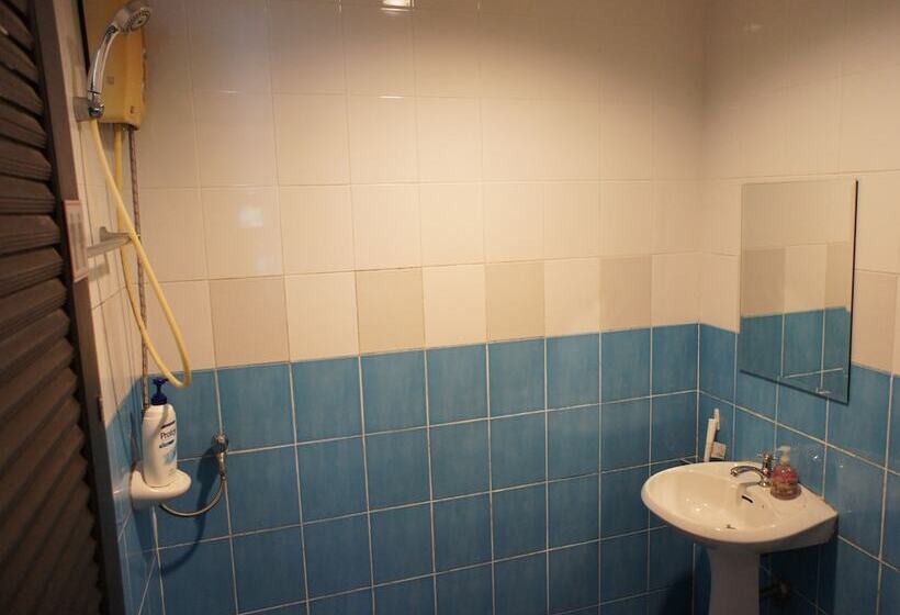 اتاق استاندارد با سرویس بهداشتی مشترک, Phuket Gay Homestay