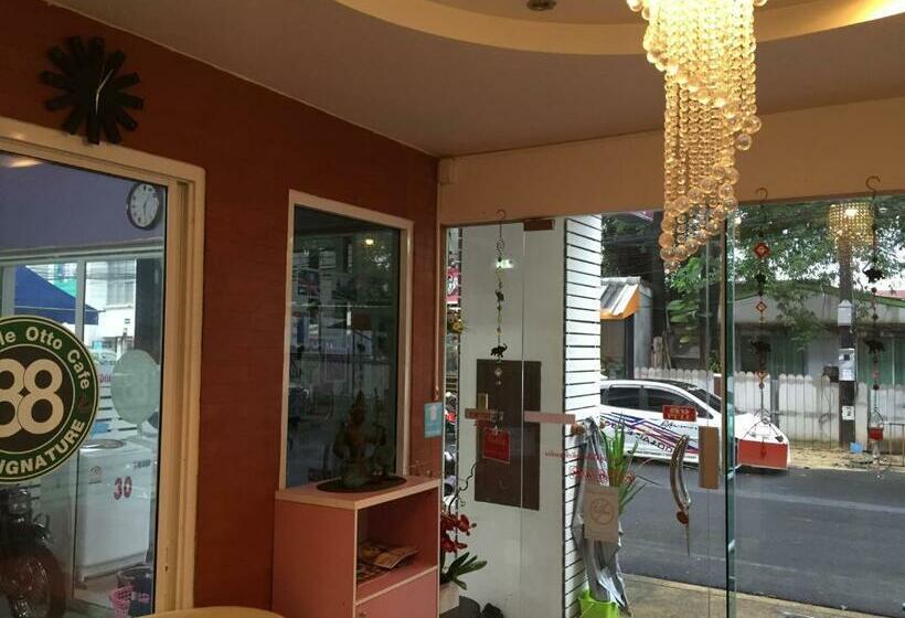 اتاق استاندارد, Nawaporn Place