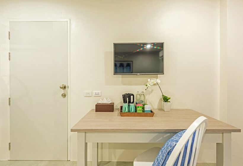 디럭스 룸, Recenta Phuket Suanluang