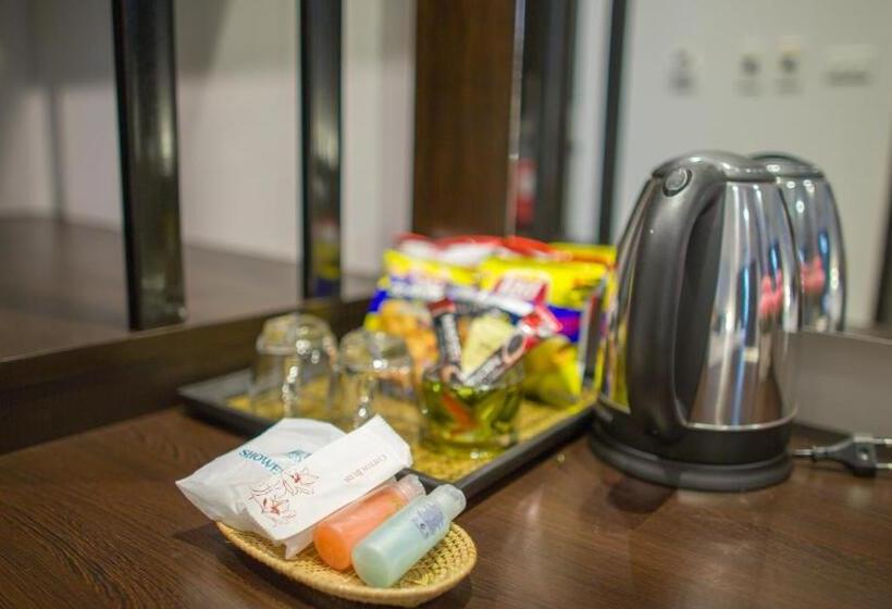 디럭스 룸 킹사이즈 침대, Aziss Boutique Hotel   Sha Plus