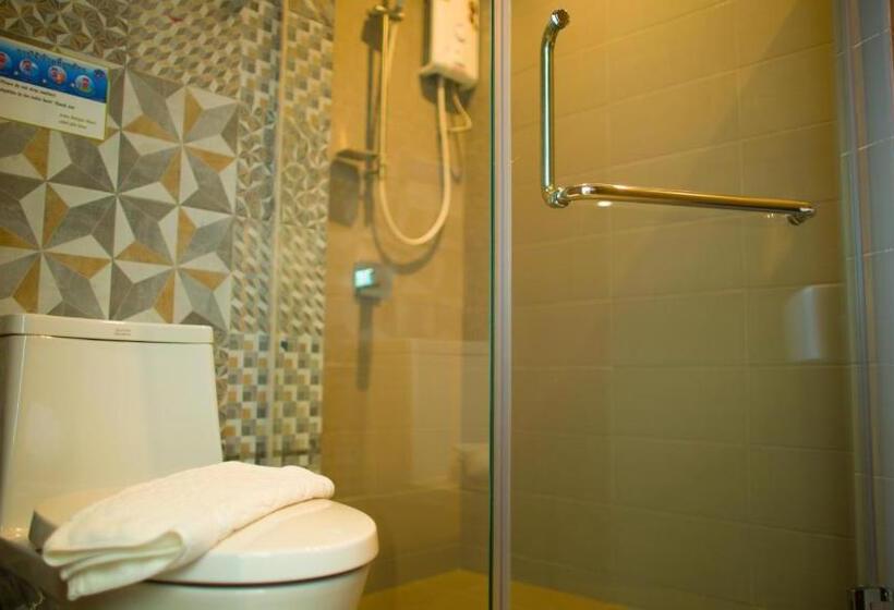 디럭스 4인 룸, Aziss Boutique Hotel   Sha Plus