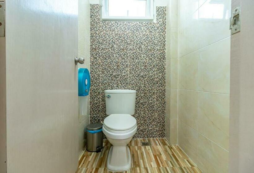 اتاق استاندارد با سرویس بهداشتی مشترک, Sleep Dee Hostel