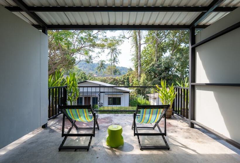 اتاق استاندارد با تخت بزرگ, The Stage, Koh Chang