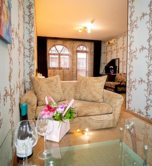 استودیوی استاندارد, Globus