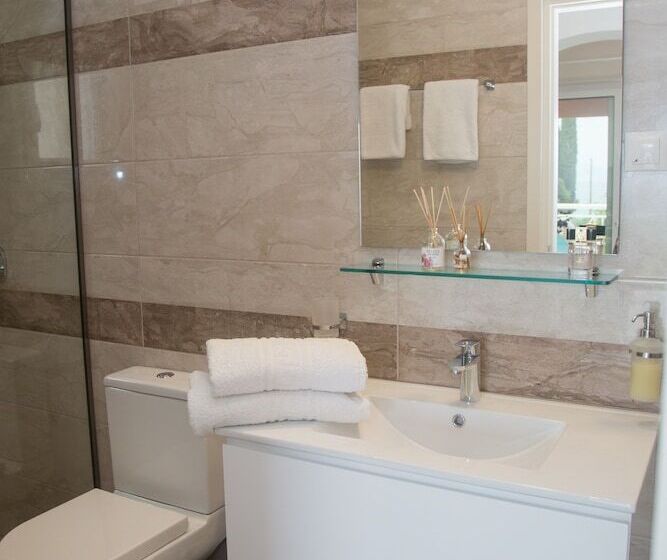 Апартаменты 1 Спальня, Brentanos Apartments   A   View Of Paradise